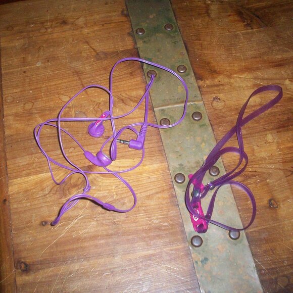 Lanyard and ear buds only for Disney MP3 Player Mix Stick Digital Music Purple - Picture 1 of 4